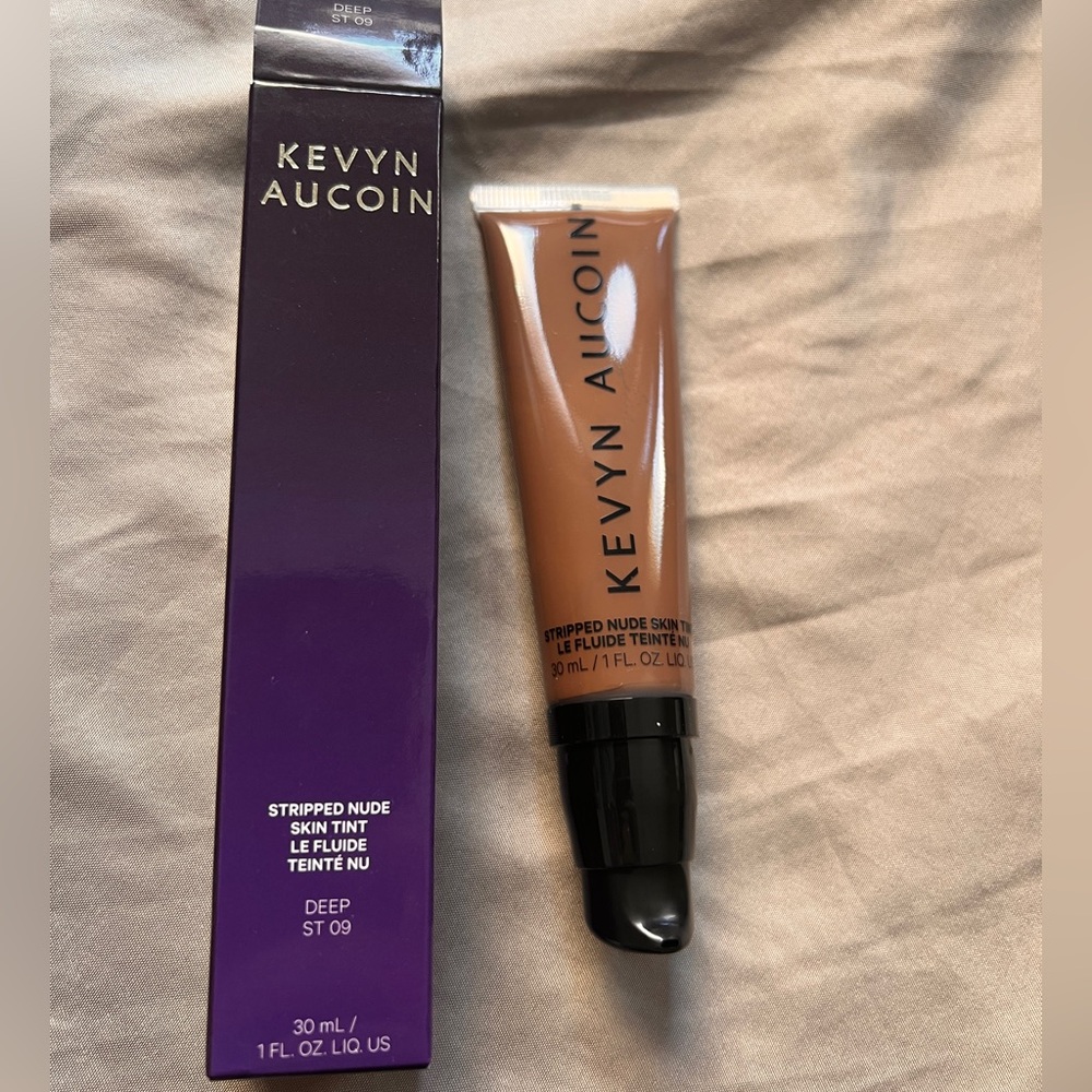 Kevyn Aucoin Stripped Nude Skin Tint